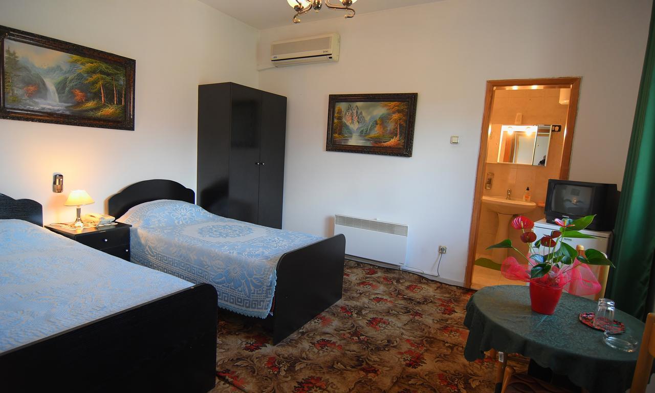 Hotel Haxhiu Τίρανα Εξωτερικό φωτογραφία