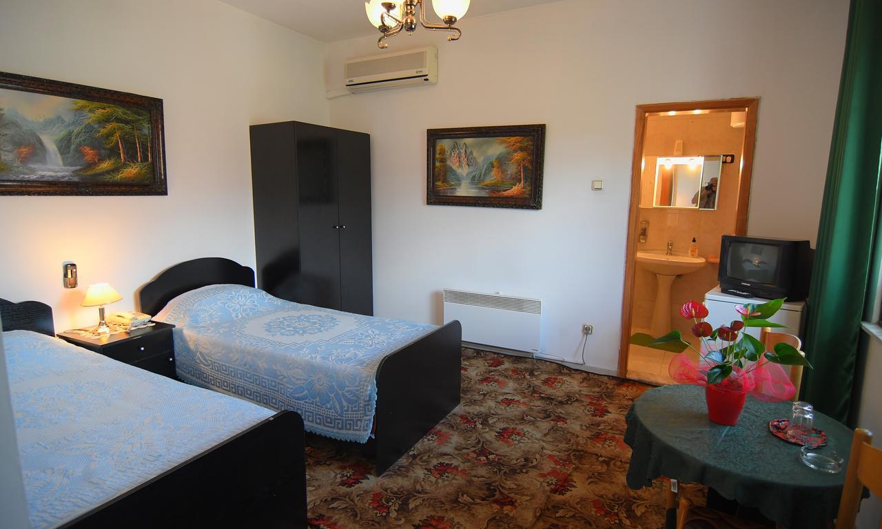Hotel Haxhiu Τίρανα Εξωτερικό φωτογραφία