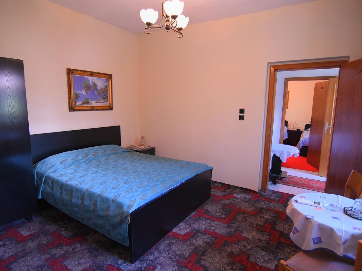 Hotel Haxhiu Τίρανα Εξωτερικό φωτογραφία